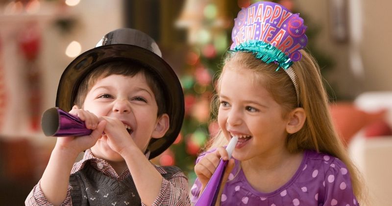Enfants riant le Nouvel An